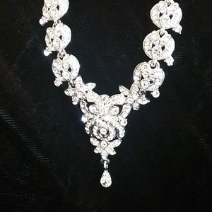 Silver rhinestone necklace